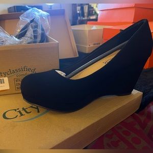 City Classified Womens Thomas Mary Jane Comfortable Dress Platform Wedge Heel